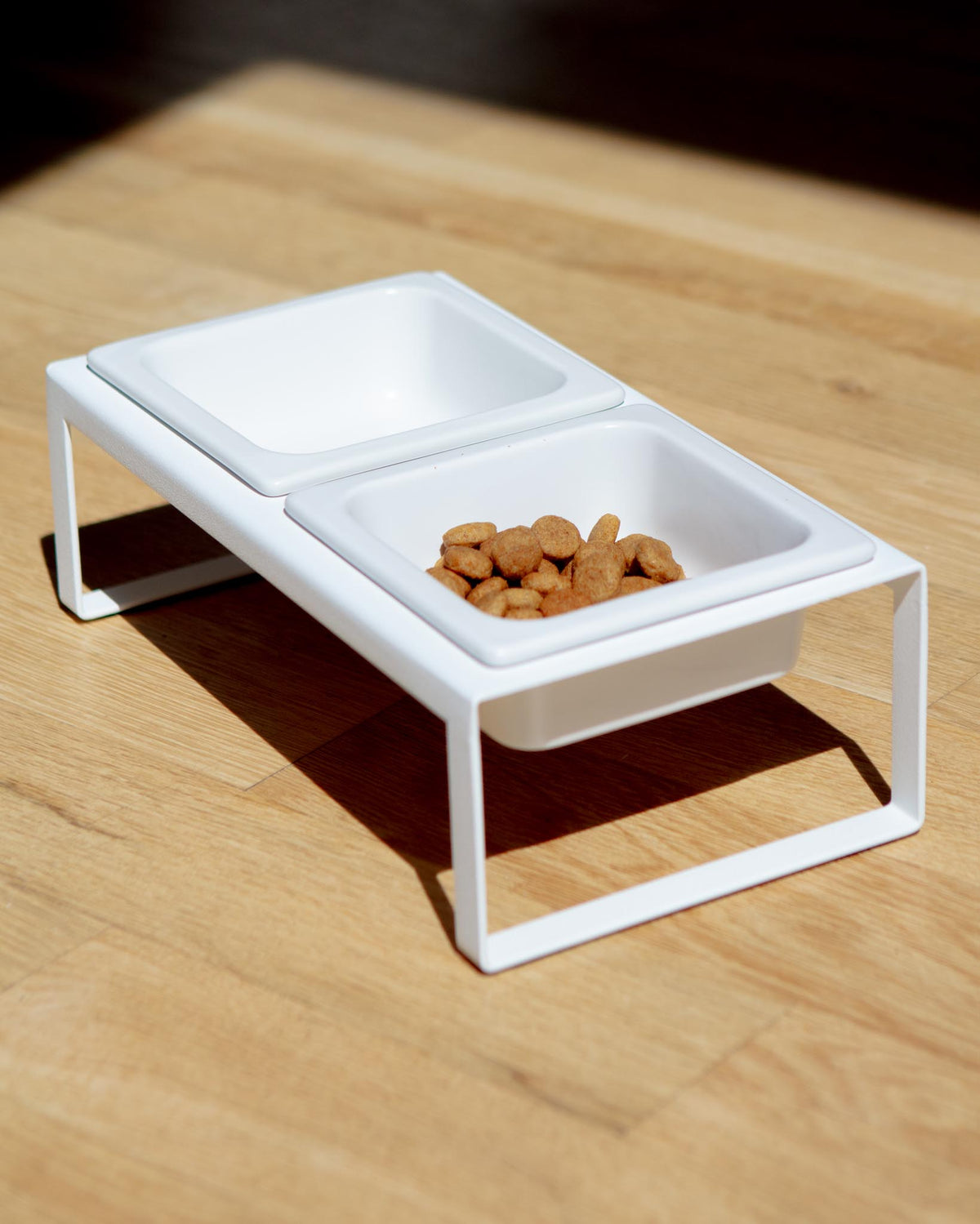 YAMAZAKI HOME | Tower Pet Food Bowl in White | DOG & CO.