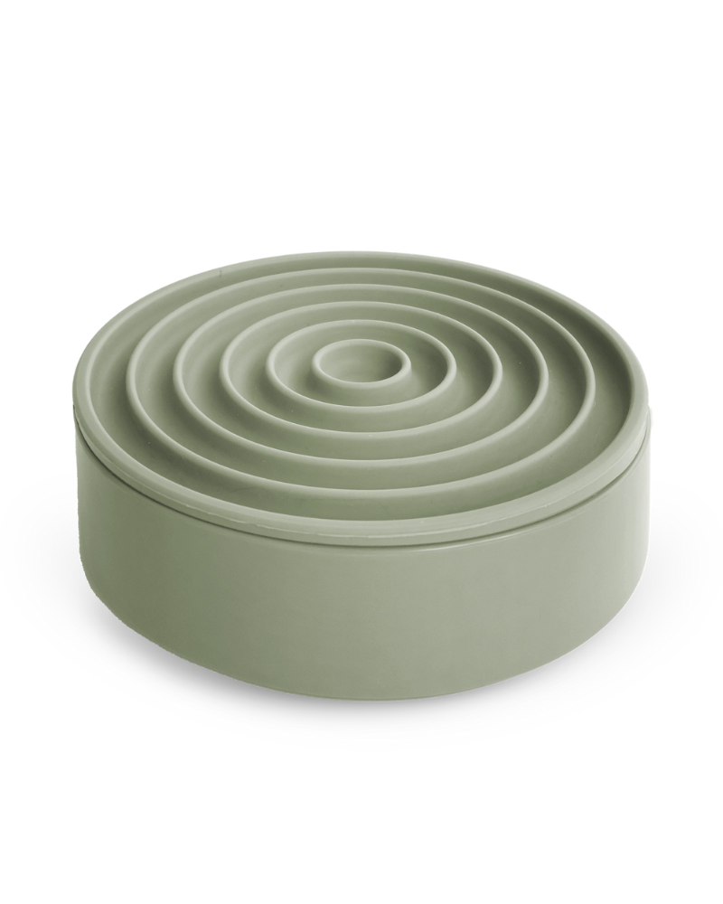 LAMBWOLF | 3-in-1 Bento Elevated Slow Feeder + Lick Mat | DOG & CO.