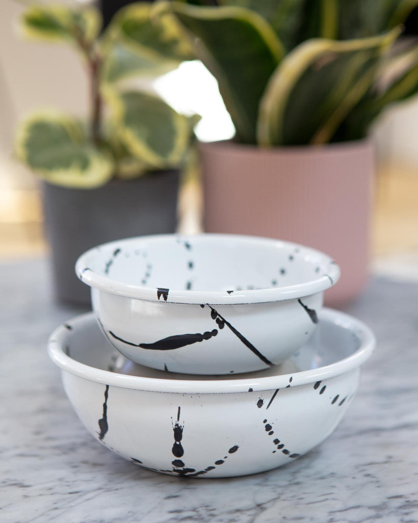 OLIVE & LOOM, Enamel Dog Bowl in Pink Splatter