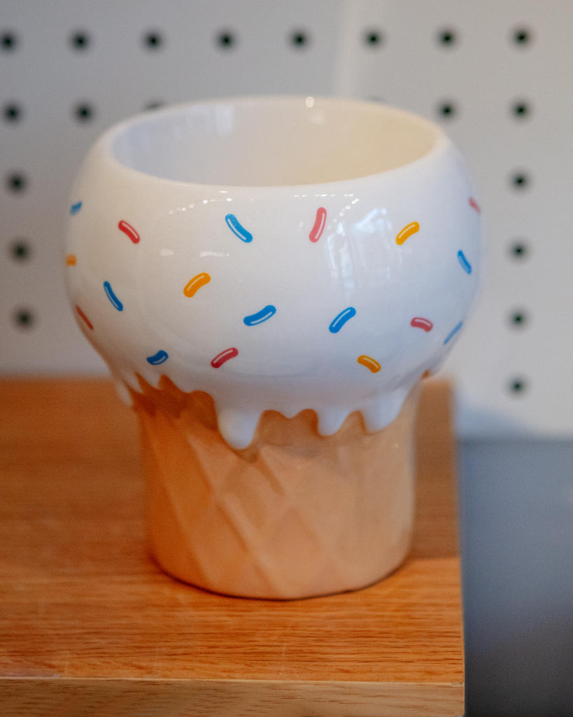 I Scream for Ice Cream Elevated Pet Food Bowl Eat BIG MOUTH