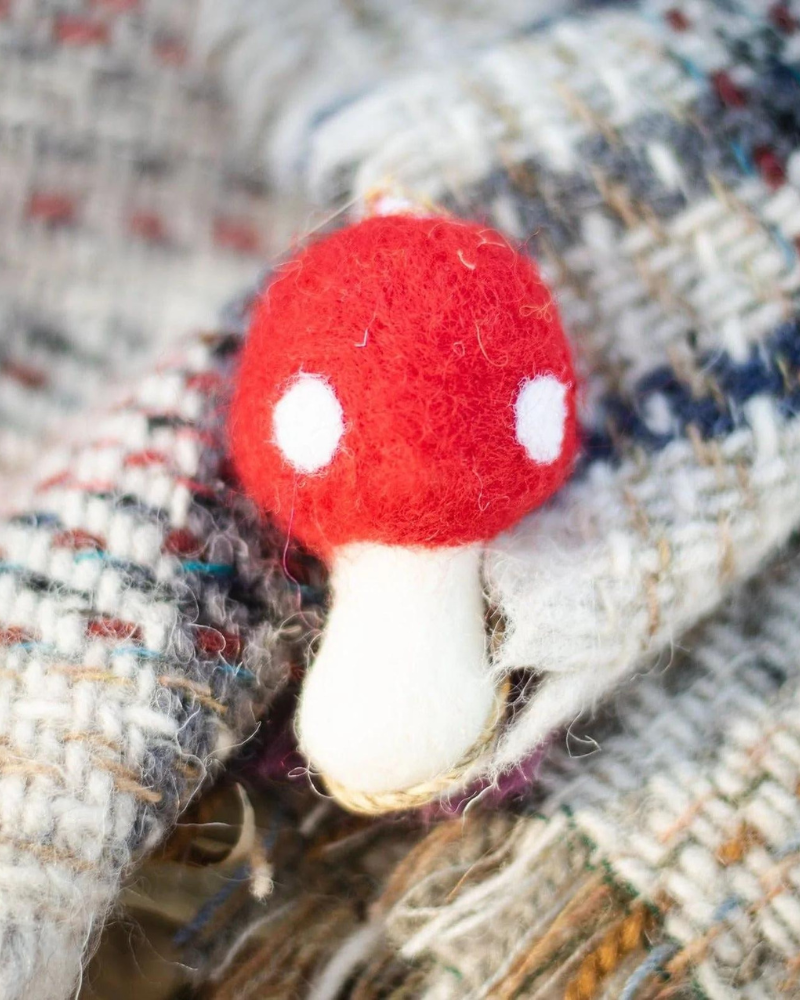 Red Amanita Mushroom Felt Toy for Dogs & Cats Play FRIENDSHEEP   