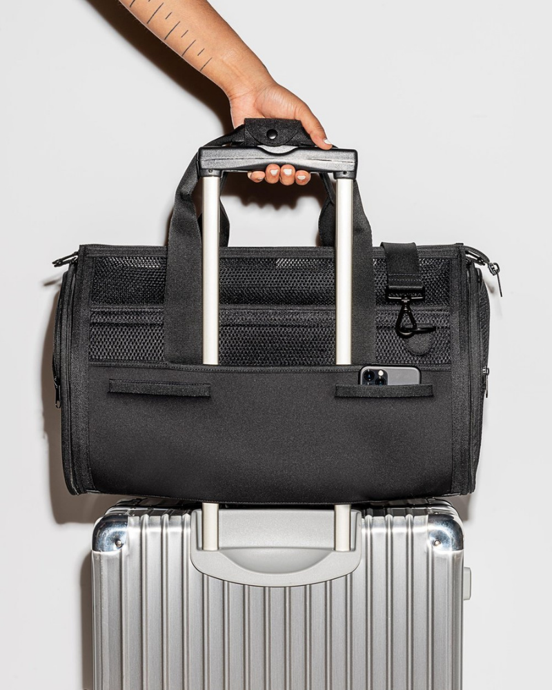 All-Travel Pet Carrier in Black Carry WILD ONE   