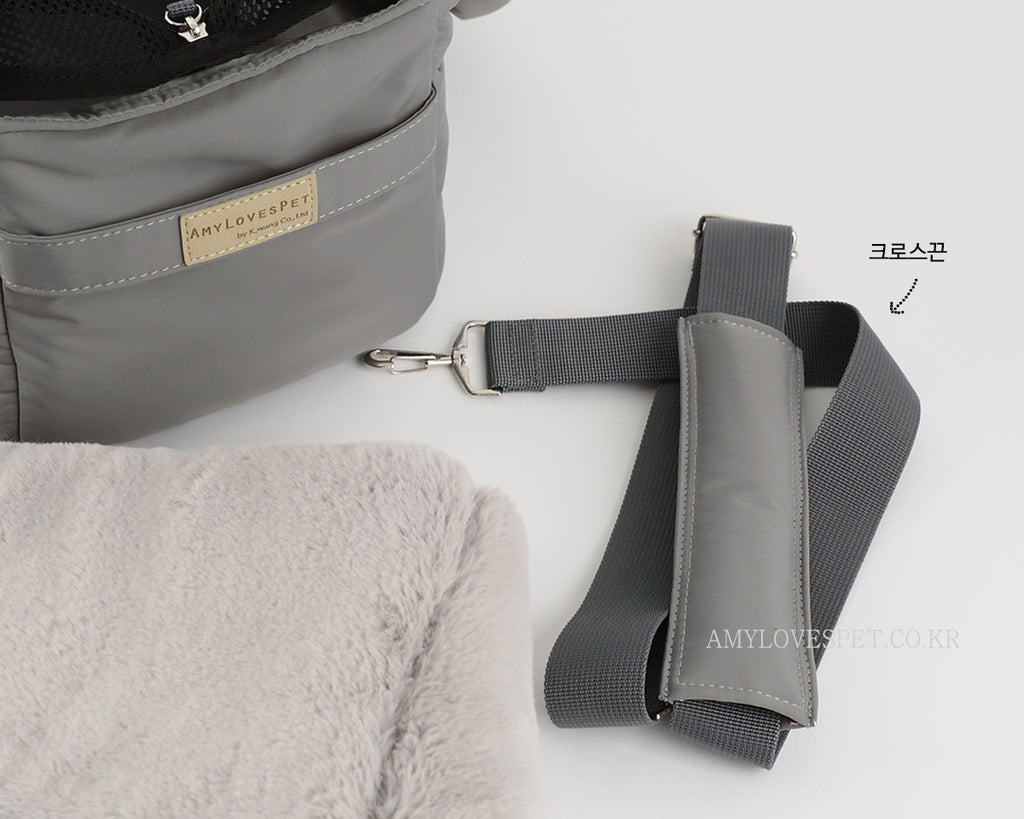 AMY LOVES PET | Rene Padded Shoulder Bag in Black Carry AMY LOVES PET   