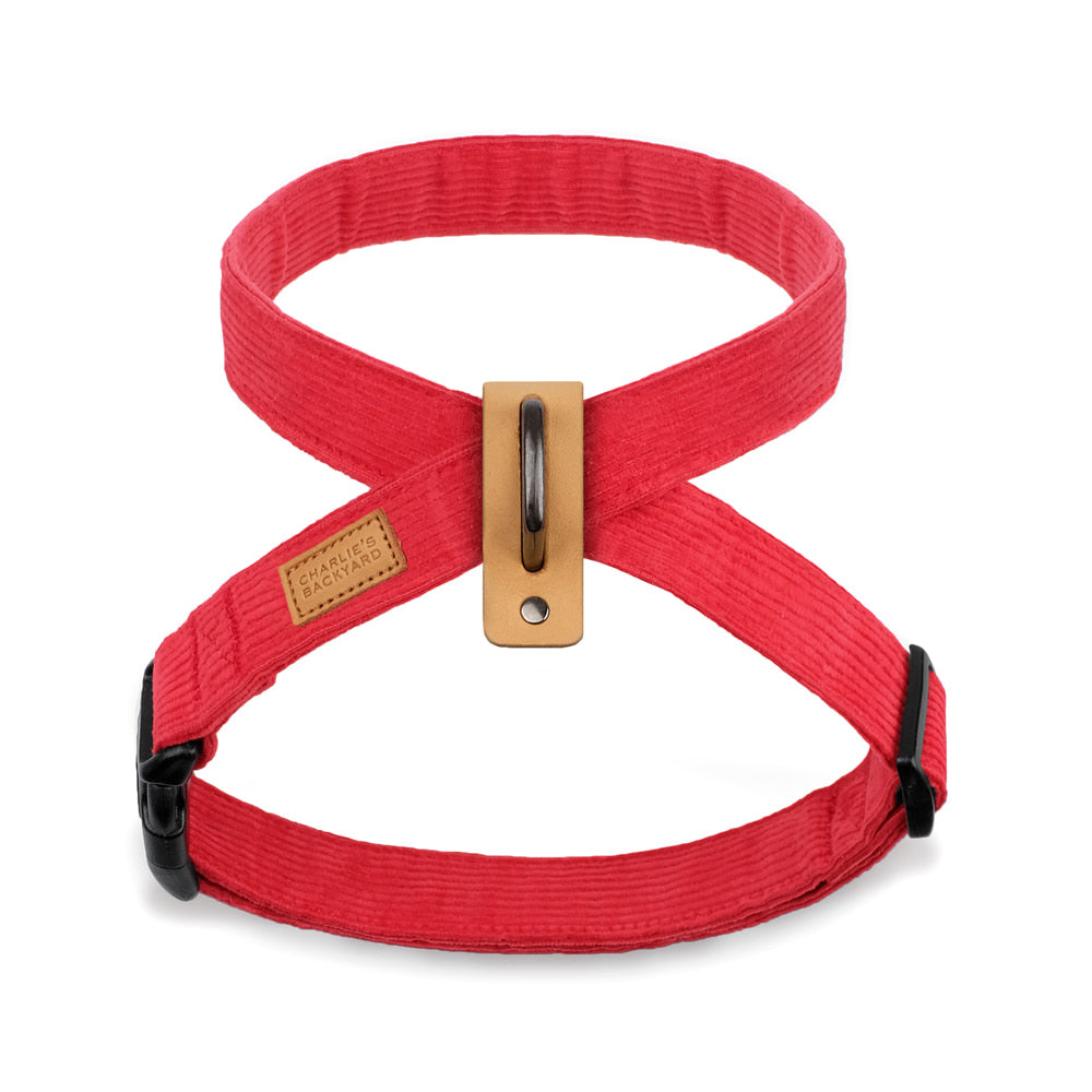 CHARLIE'S BACKYARD | Field X-Harness in Red Walk CHARLIE'S BACKYARD   