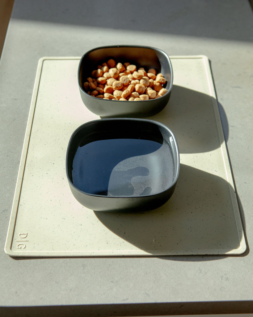 Silicone Dog Feeding Mat in Speckled Meadow Eat DEAREST GREY   