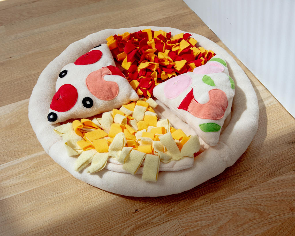 Pizza Snuffle Mat for Dogs & Cats PLAY INJOYA   