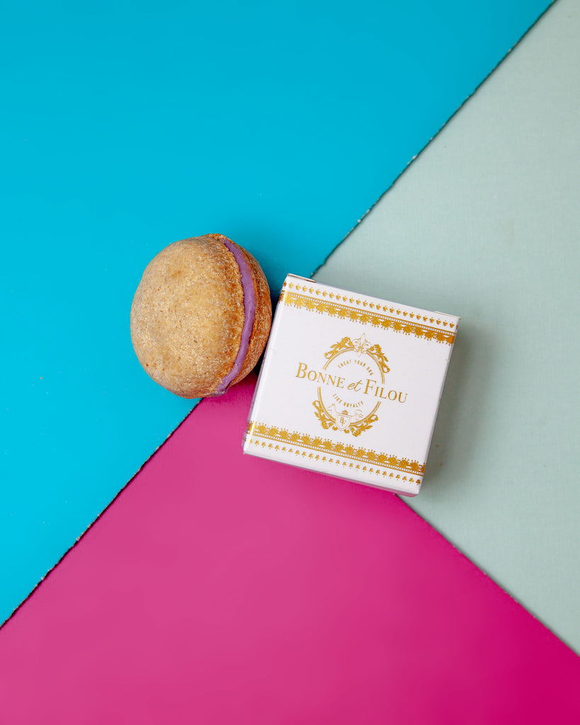 (Single) Vanilla Macaron Dog Treat Eat BONNE ET FILOU   