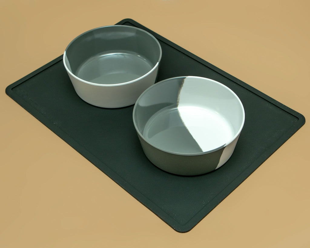 Silicone Feeding Placemat in Black Eat ORE PET   