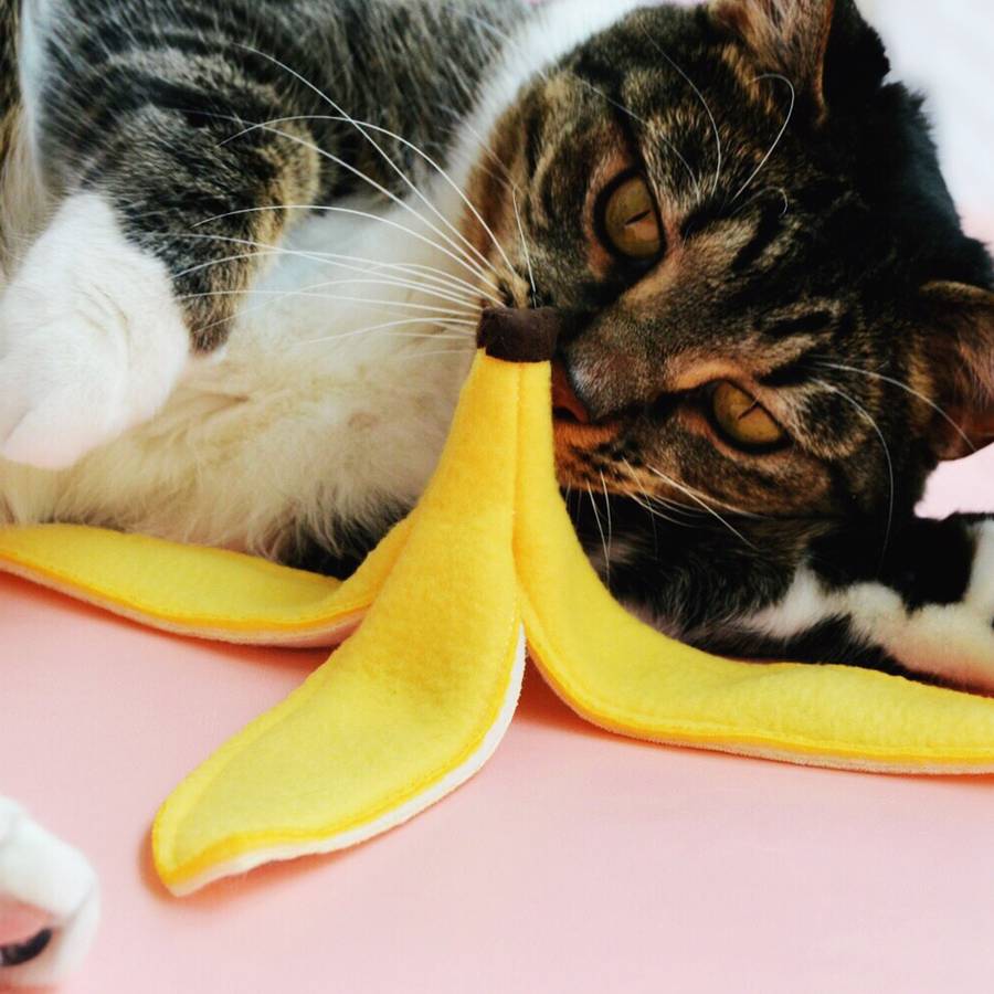HOUSECAT CLUB | Banana Peel Catnip Toy CAT HOUSECAT CLUB   