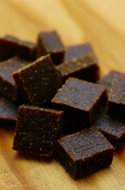 Cricket Dog Treats in Sweet Potato and Peas Eat JIMINY'S   
